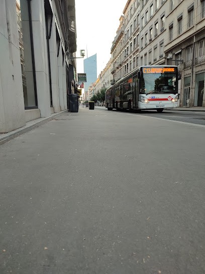 Vitton Clop | Magasin Cigarettes Electroniques & E-liquides | Lafayette, Boutique de Cigarettes Électroniques à Lyon 06