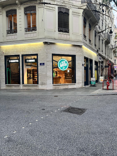 Le Petit Vapoteur Store Boutique De Cigarettes Électroniques à Lyon 01