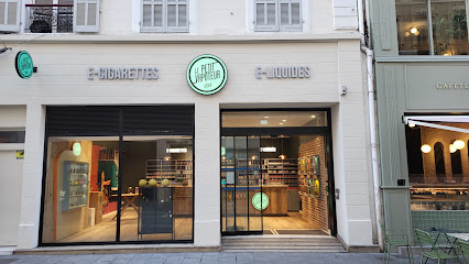 Le Petit Vapoteur Marseille 1 Vieux Port, Boutique De Cigarettes Électroniques à Marseille 01